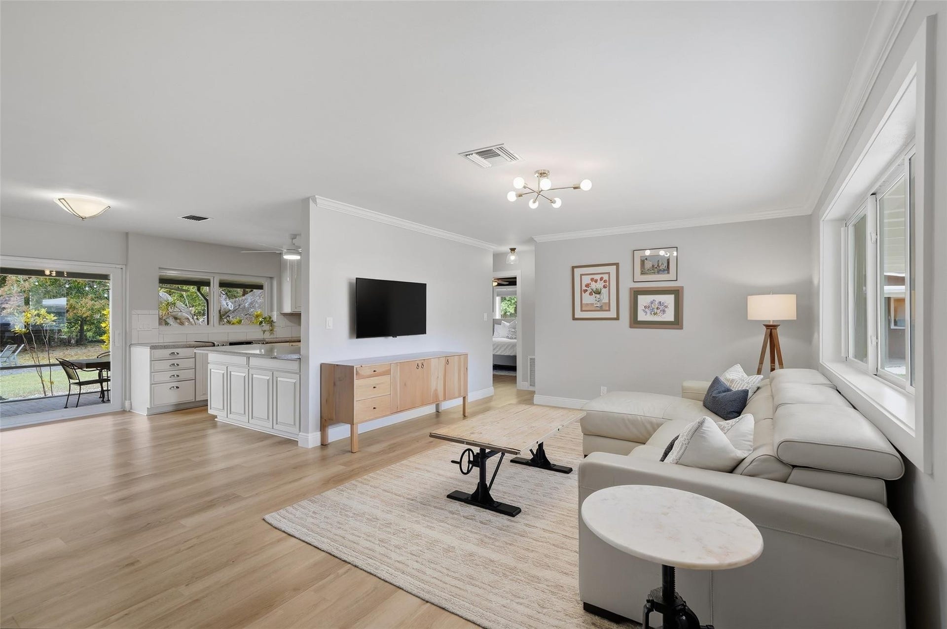 649 NW 30th Street, Wilton Manors, FL 33311 Photo 2