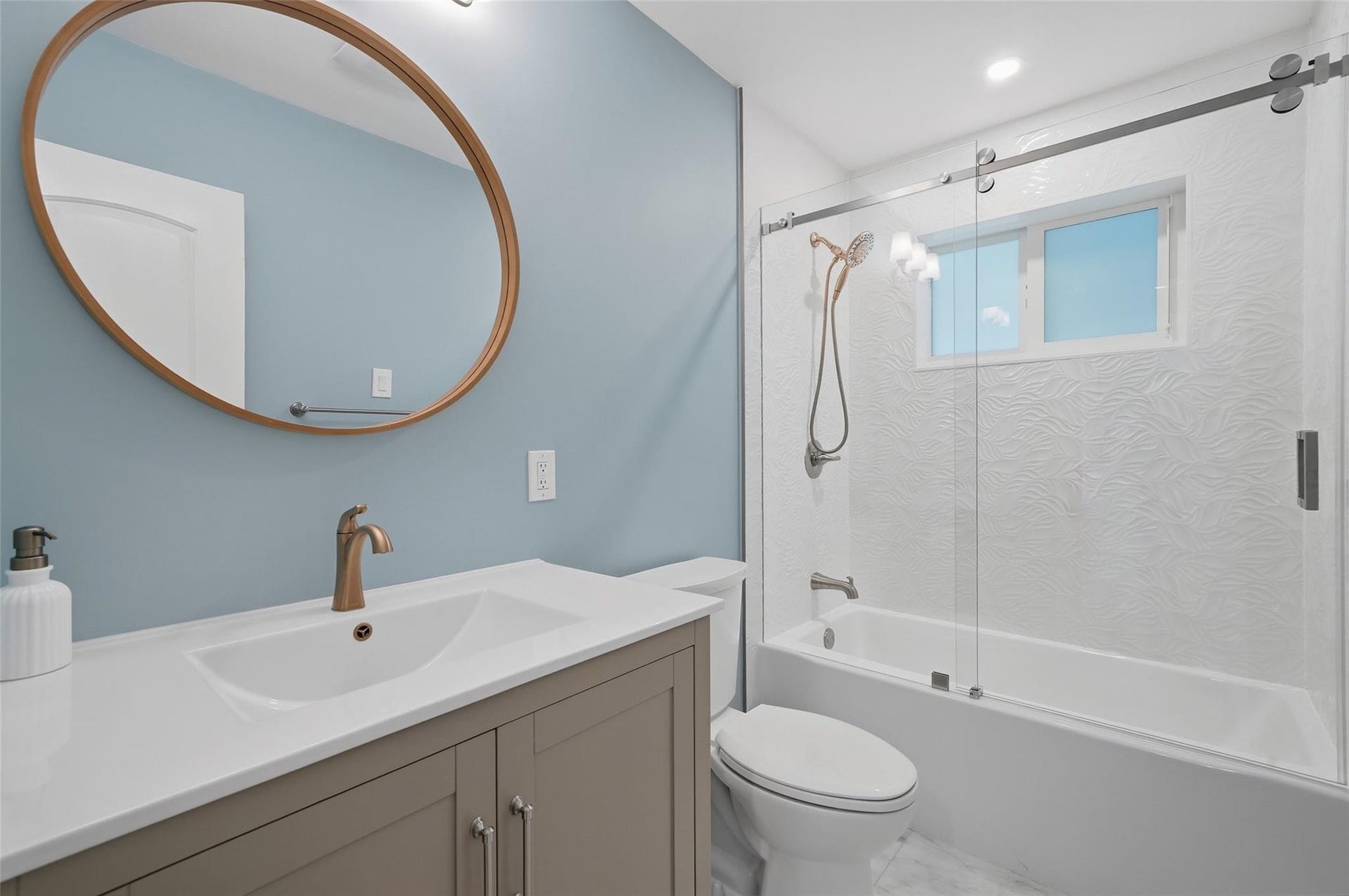 649 NW 30th Street, Wilton Manors, FL 33311 Photo 8