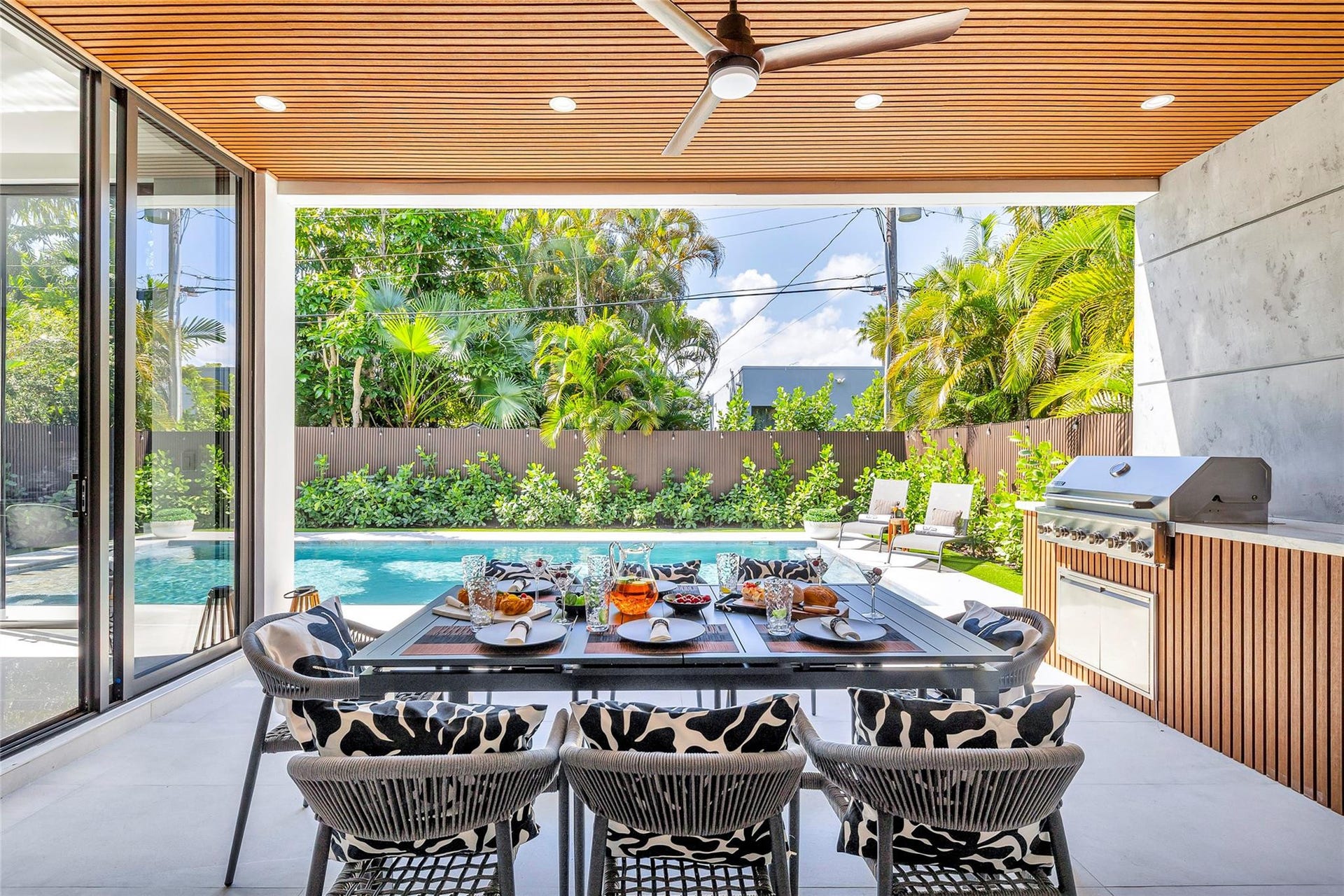 727 NE 17th Way, Fort Lauderdale, Fort Lauderdale, FL 33304 727 NE 17th Way, Fort Lauderdale, Fort Lauderdale, FL 33304
