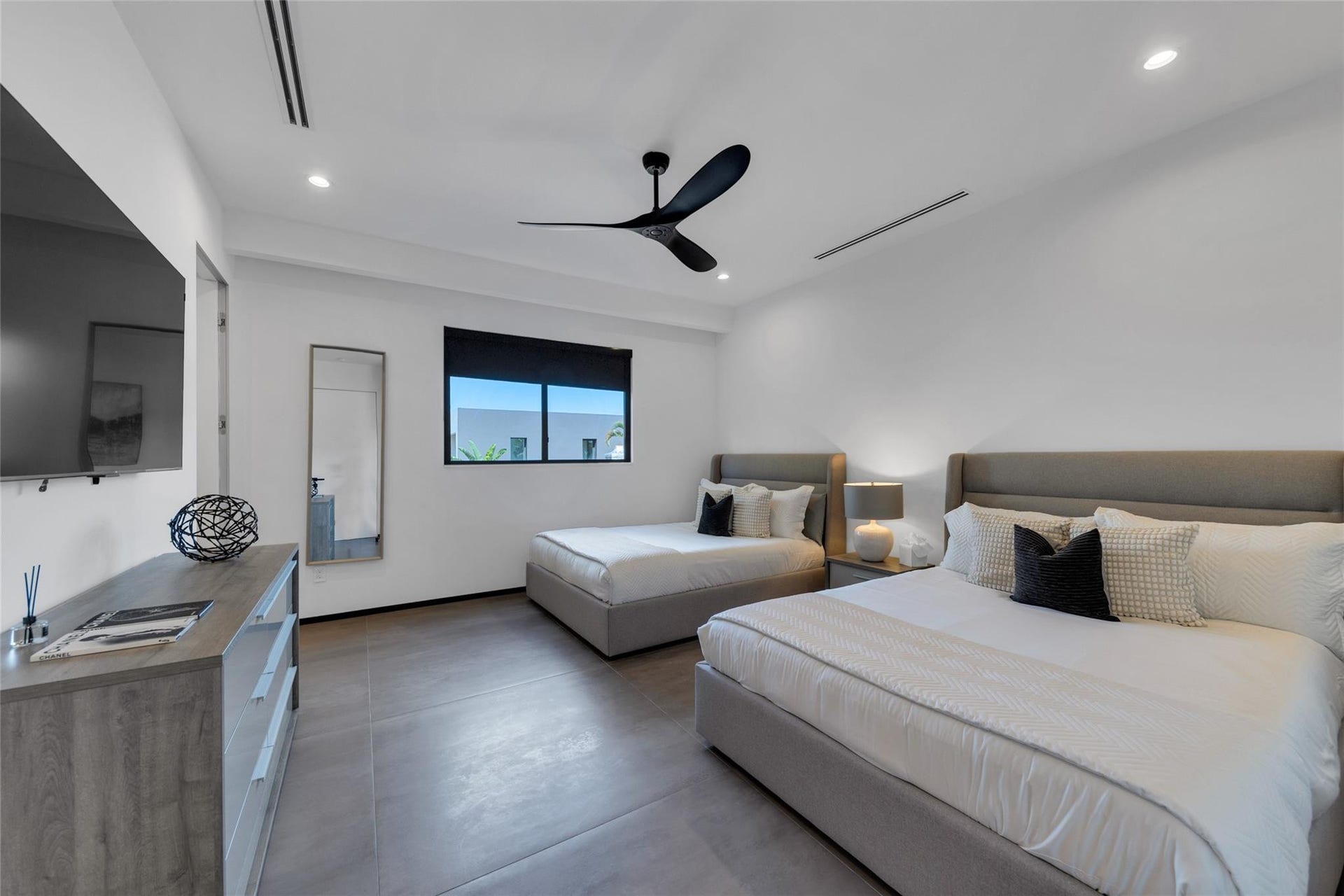727 NE 17th Way, Fort Lauderdale, Fort Lauderdale, FL 33304 727 NE 17th Way, Fort Lauderdale, Fort Lauderdale, FL 33304