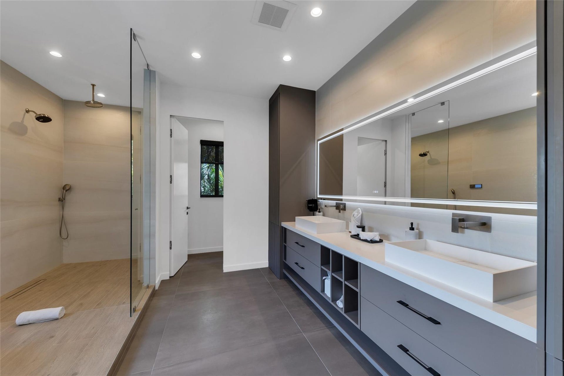 727 NE 17th Way, Fort Lauderdale, Fort Lauderdale, FL 33304 727 NE 17th Way, Fort Lauderdale, Fort Lauderdale, FL 33304