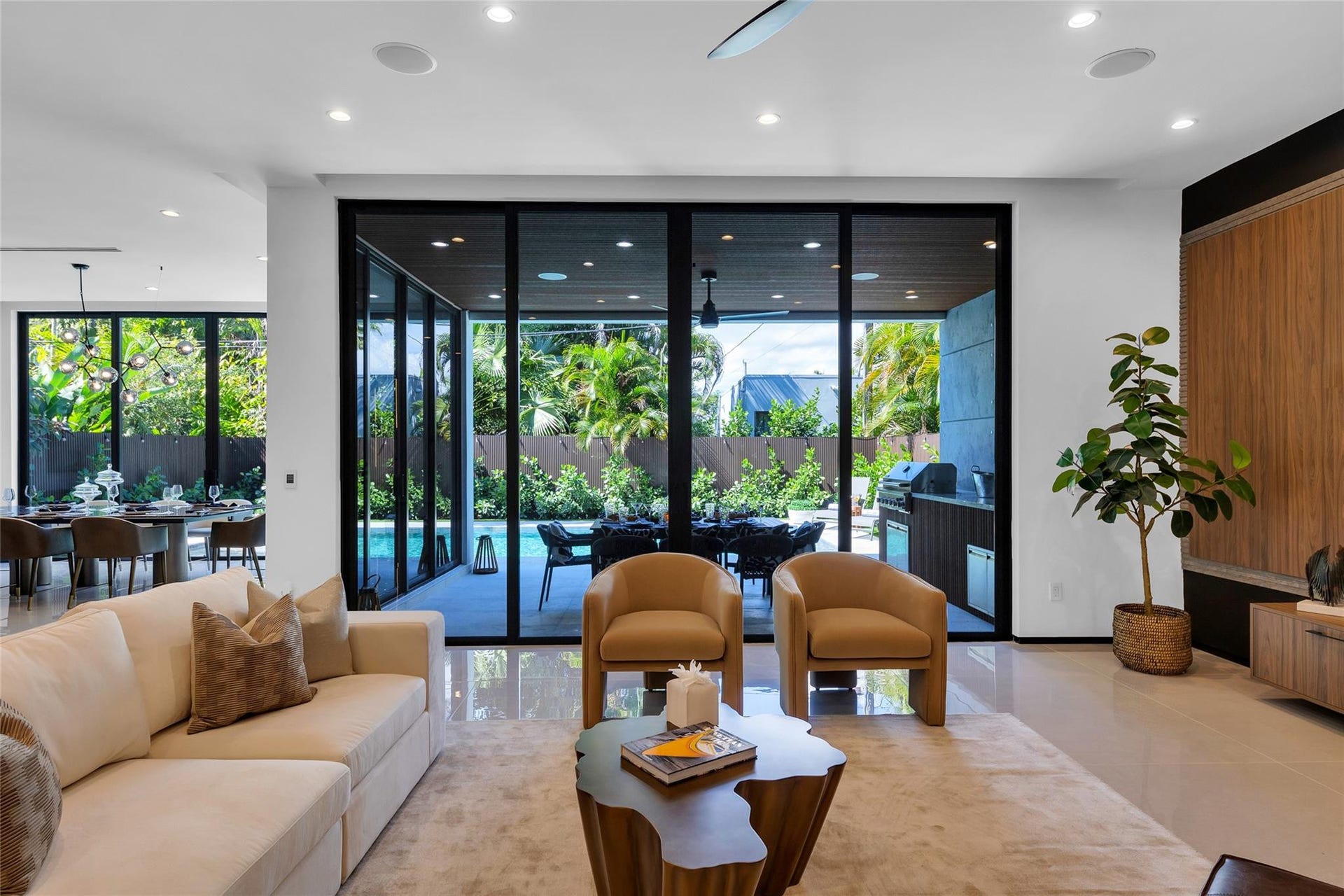 727 NE 17th Way, Fort Lauderdale, Fort Lauderdale, FL 33304 727 NE 17th Way, Fort Lauderdale, Fort Lauderdale, FL 33304
