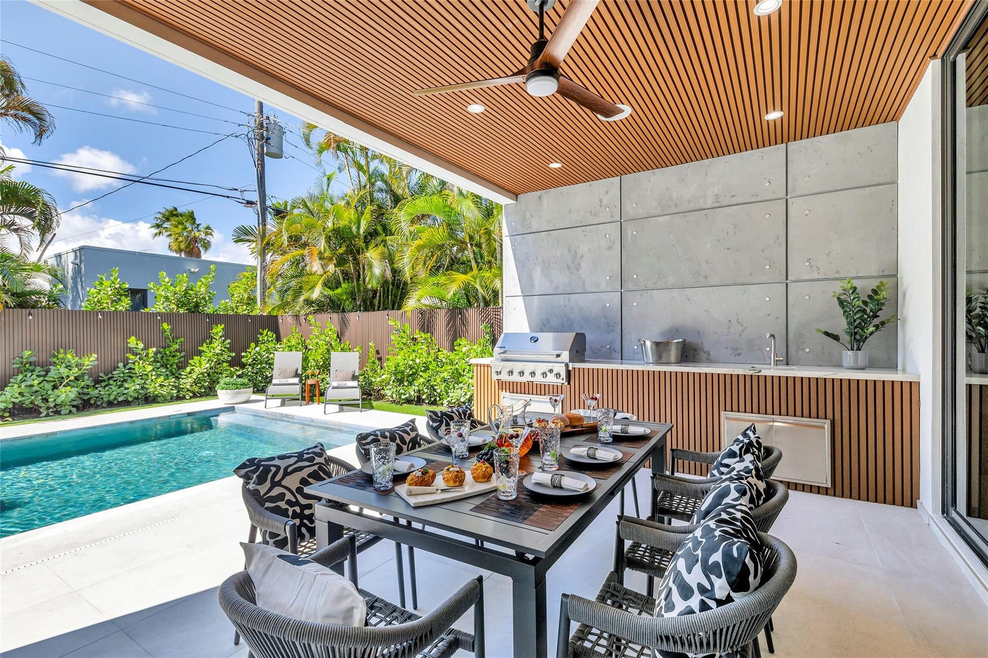 727 NE 17th Way, Fort Lauderdale, Fort Lauderdale, FL 33304 727 NE 17th Way, Fort Lauderdale, Fort Lauderdale, FL 33304