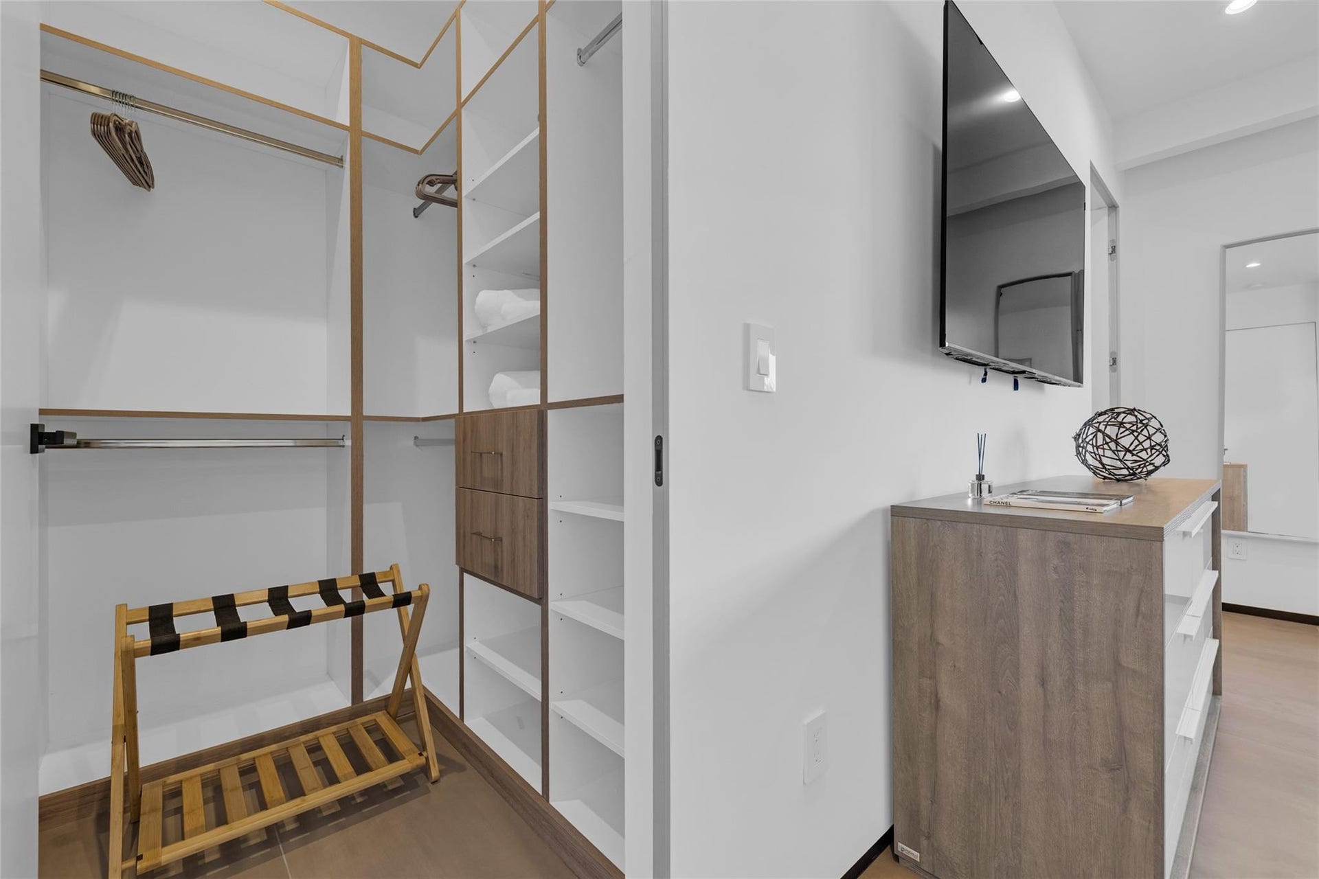 727 NE 17th Way, Fort Lauderdale, Fort Lauderdale, FL 33304 727 NE 17th Way, Fort Lauderdale, Fort Lauderdale, FL 33304