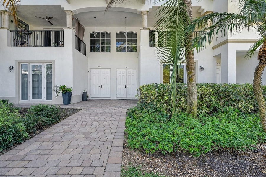 Property photo for 1614 NE 9th Street, Fort Lauderdale, FL