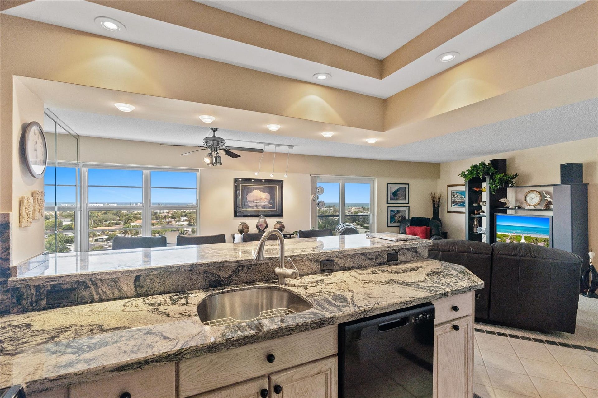 OPEN-CONCEPT KITCHEN