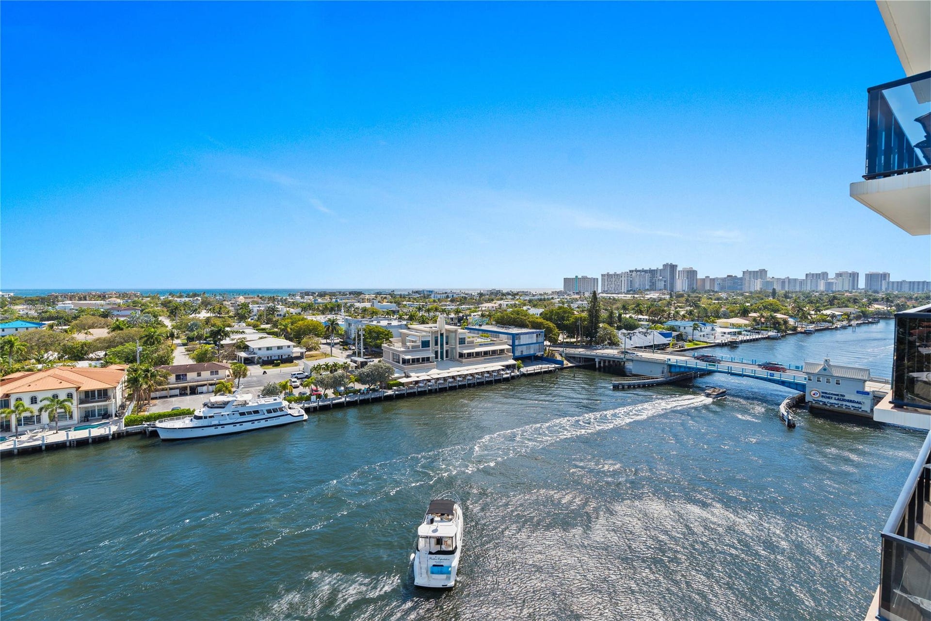 DIRECT INTRACOASTAL VIEW