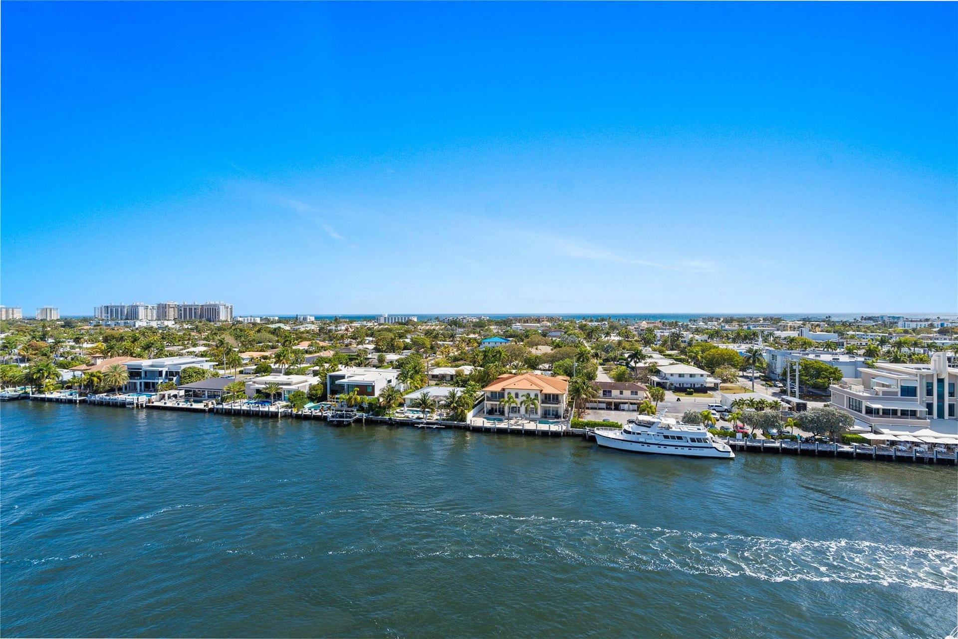 DIRECT INTRACOASTAL VIEW