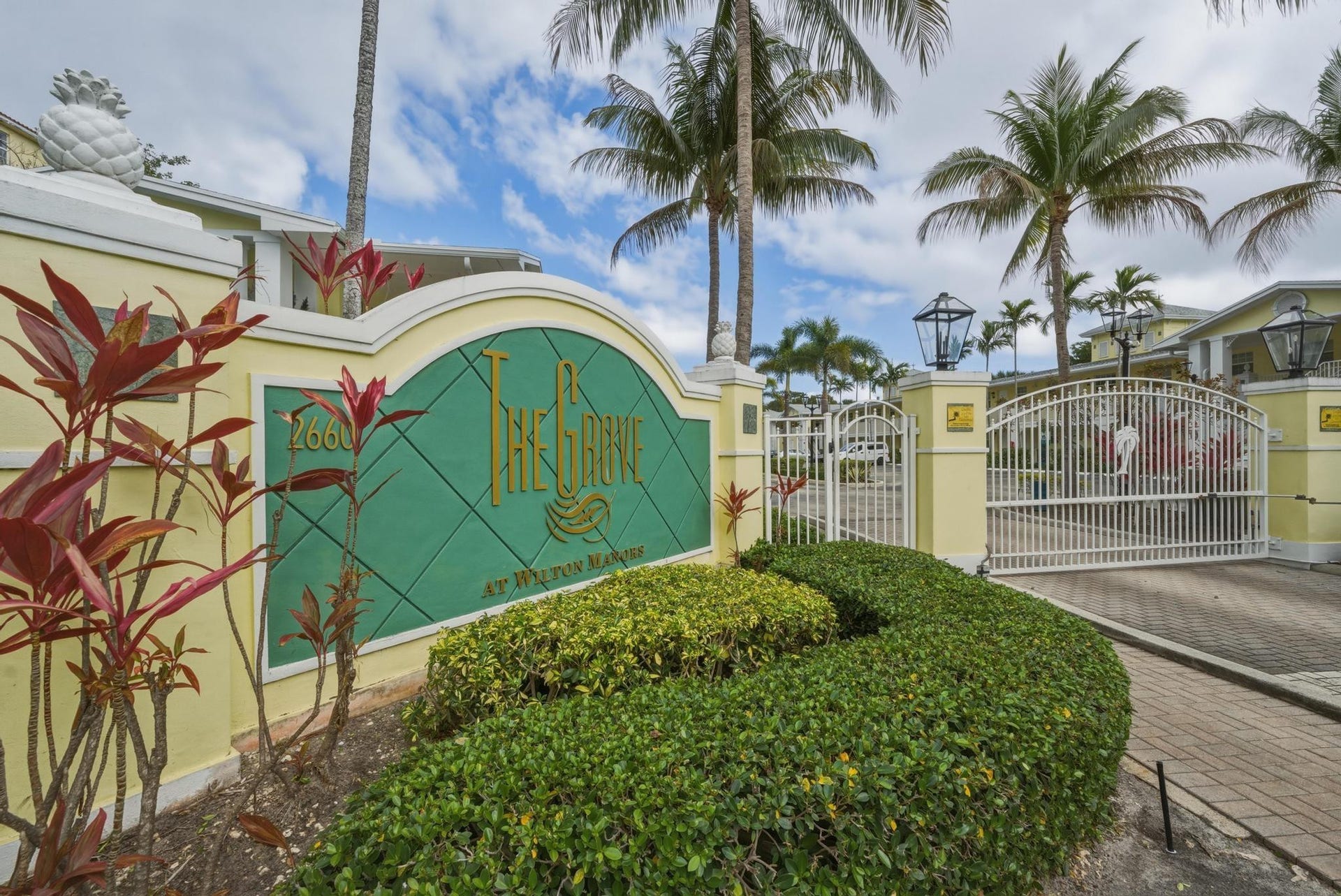 2660 NE 8th Avenue, #102, Wilton Manors, FL 33334 2660 NE 8th Avenue, #102, Wilton Manors, FL 33334