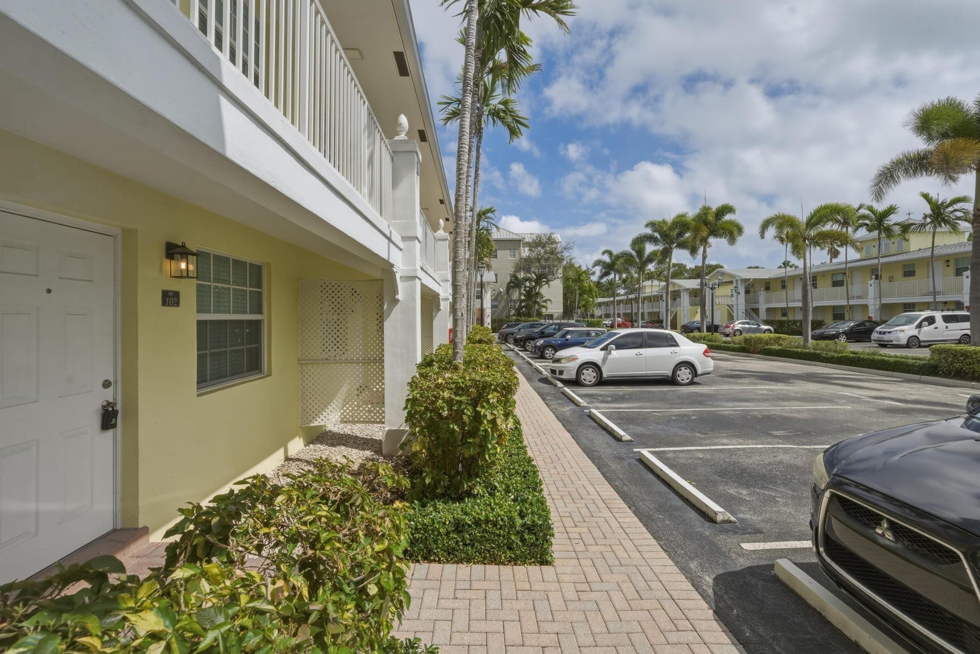 2660 NE 8th Avenue, #102, Wilton Manors, FL 33334 2660 NE 8th Avenue, #102, Wilton Manors, FL 33334