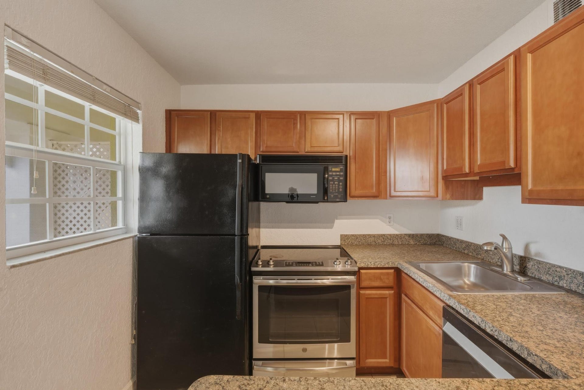 2660 NE 8th Avenue, #102, Wilton Manors, FL 33334 2660 NE 8th Avenue, #102, Wilton Manors, FL 33334