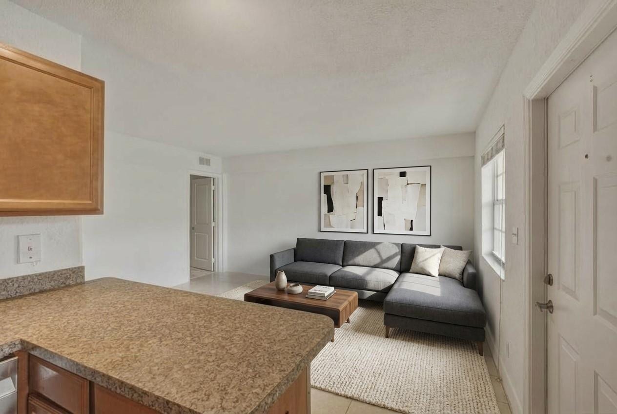 2660 NE 8th Avenue, #102, Wilton Manors, FL 33334 2660 NE 8th Avenue, #102, Wilton Manors, FL 33334