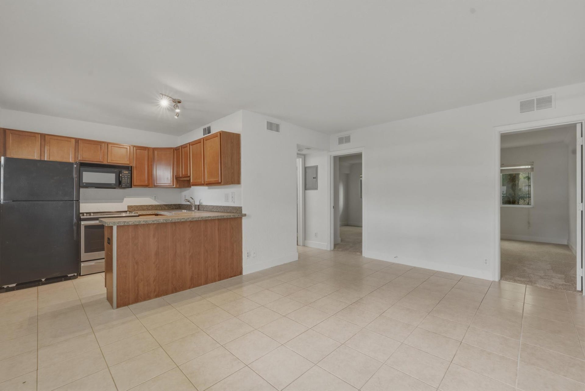 2660 NE 8th Avenue, #102, Wilton Manors, FL 33334 2660 NE 8th Avenue, #102, Wilton Manors, FL 33334