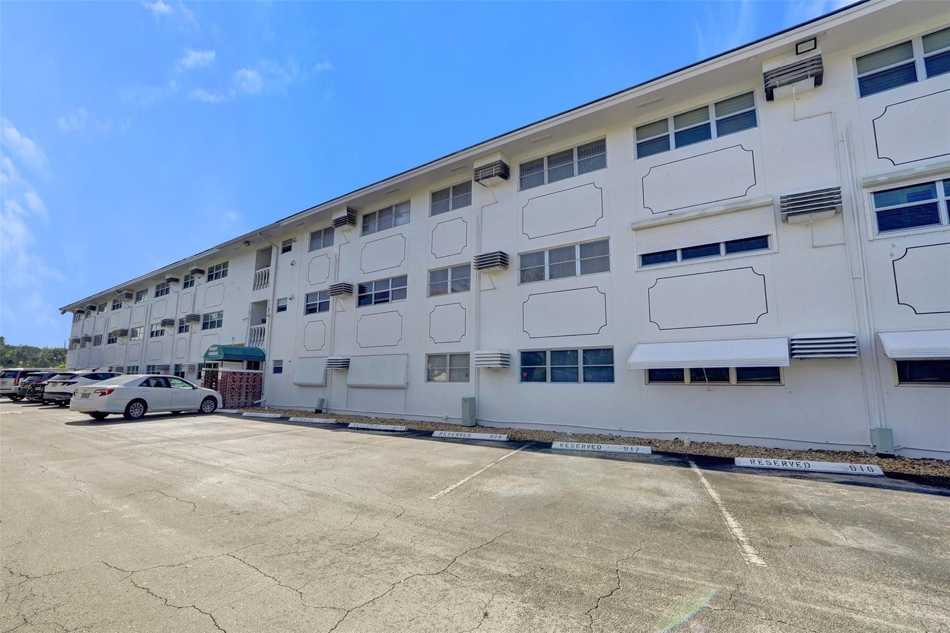 5208 NE 24th Terrace, #F118, Fort Lauderdale, FL 33308 5208 NE 24th Terrace, #F118, Fort Lauderdale, FL 33308