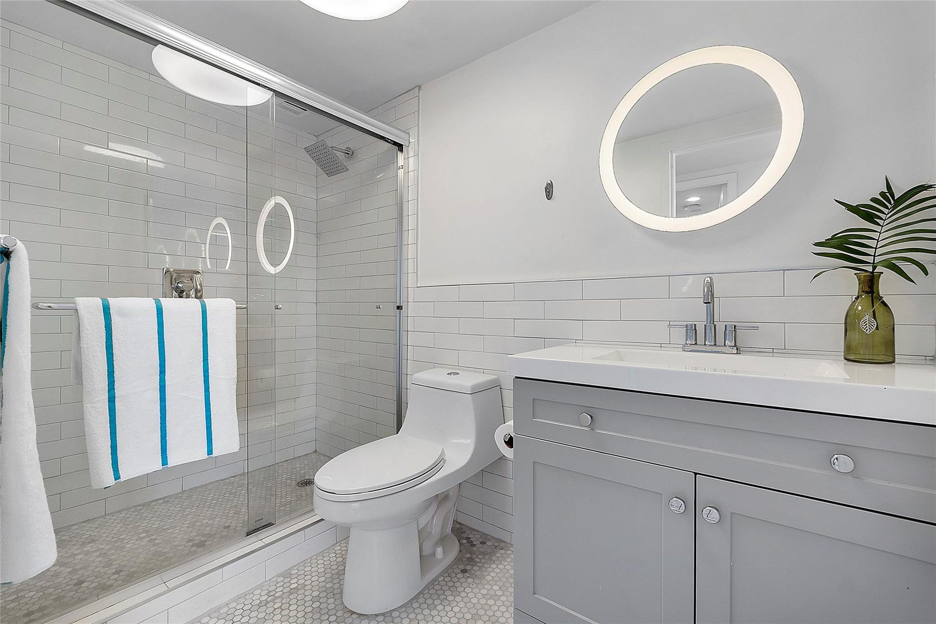 2nd Bathroom