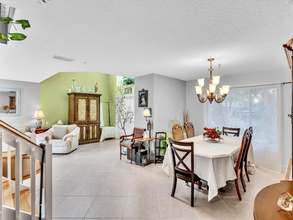 11240 Reveille Road, Cooper City, FL 33026 Dining room and foyer