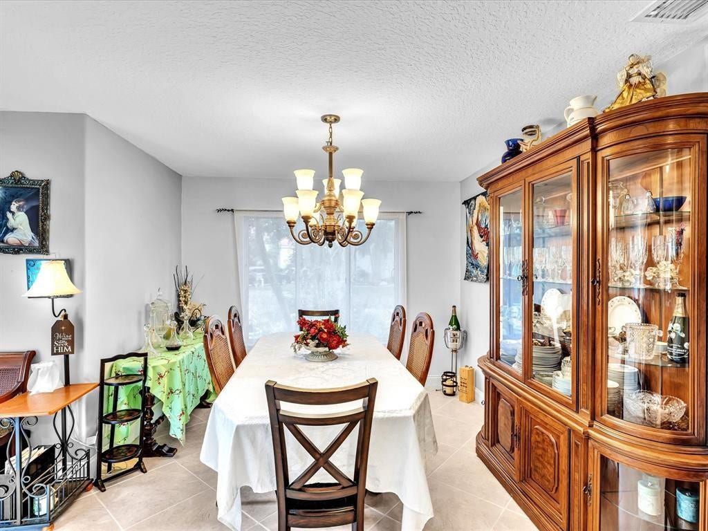 11240 Reveille Road, Cooper City, FL 33026 Big front bay window