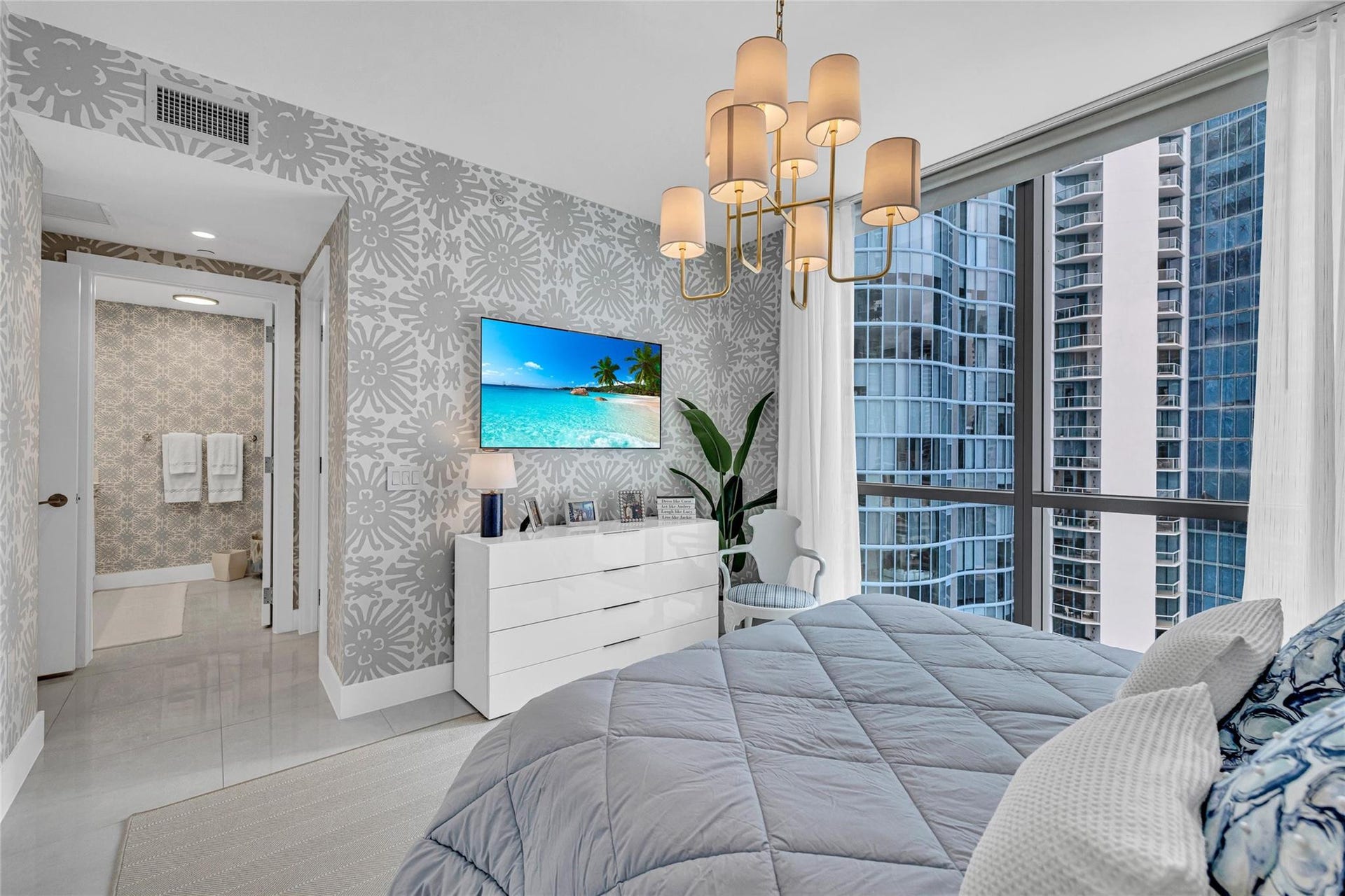 100 E Las Olas Boulevard, #1701, Fort Lauderdale, Fort Lauderdale, FL 33301 100 E Las Olas Boulevard, #1701, Fort Lauderdale, Fort Lauderdale, FL 33301