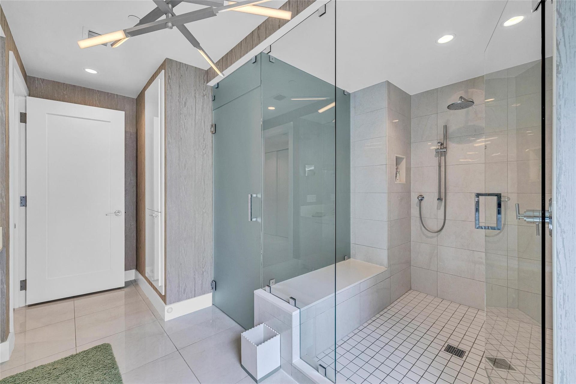 100 E Las Olas Boulevard, #1701, Fort Lauderdale, Fort Lauderdale, FL 33301 100 E Las Olas Boulevard, #1701, Fort Lauderdale, Fort Lauderdale, FL 33301