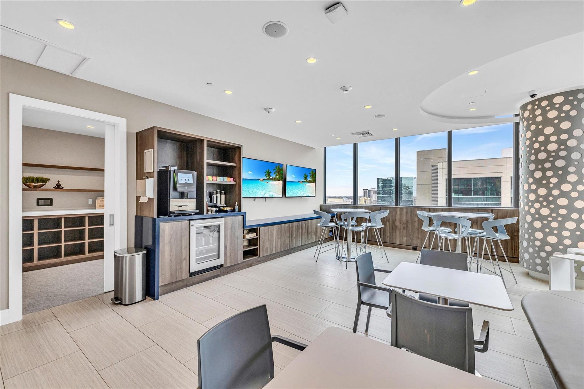 100 E Las Olas Boulevard, #1701, Fort Lauderdale, Fort Lauderdale, FL 33301 100 E Las Olas Boulevard, #1701, Fort Lauderdale, Fort Lauderdale, FL 33301