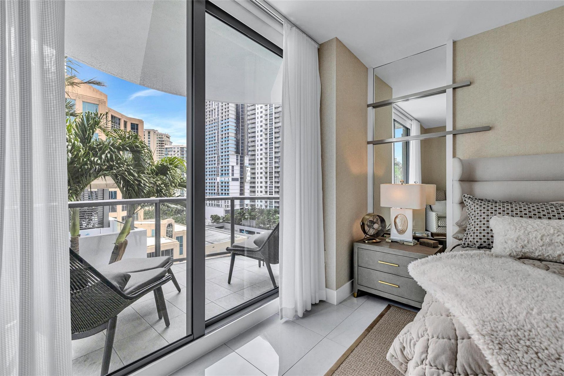 100 E Las Olas Boulevard, #1701, Fort Lauderdale, Fort Lauderdale, FL 33301 100 E Las Olas Boulevard, #1701, Fort Lauderdale, Fort Lauderdale, FL 33301