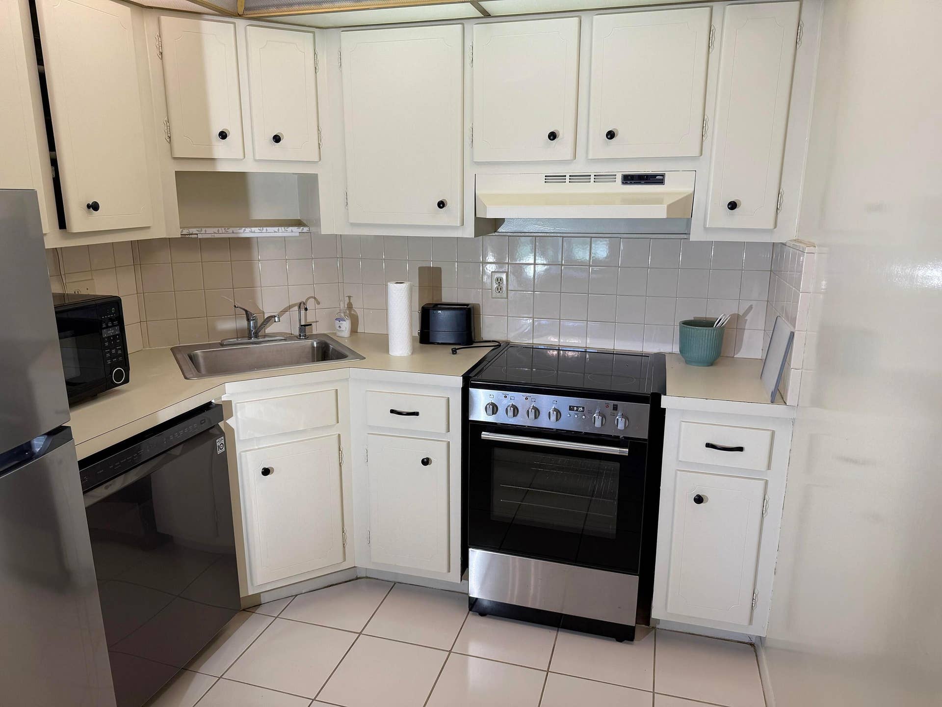 5208 NE 24th Terrace, #F106, Fort Lauderdale, FL 33308 ph2aj