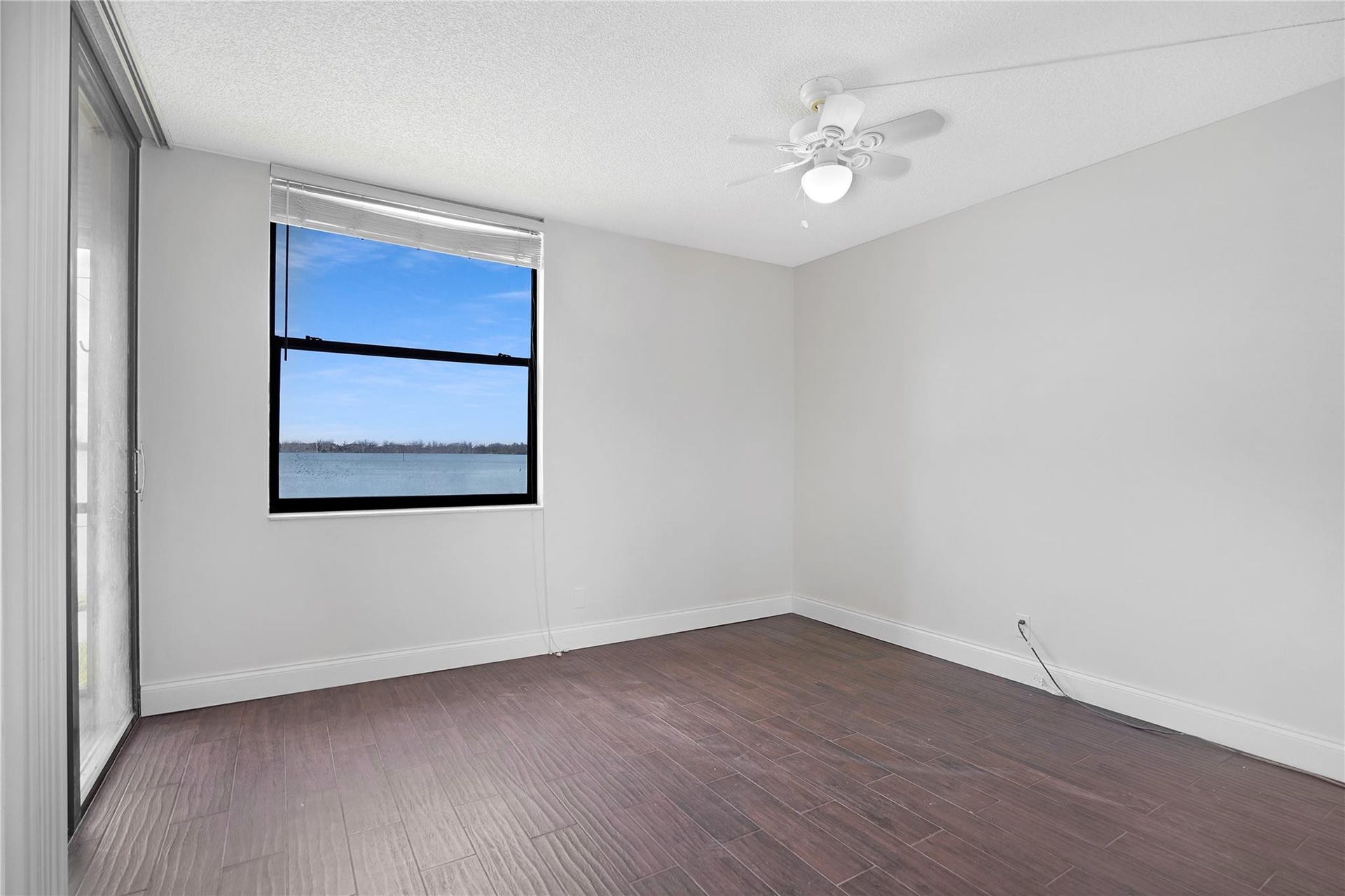 109 Lake Emerald Drive, #110, Oakland Park, Oakland Park, FL 33309