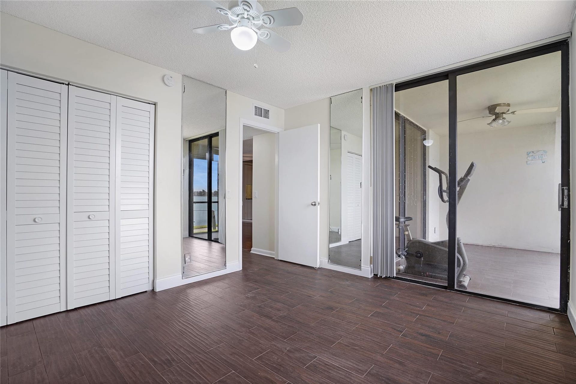 109 Lake Emerald Drive, #110, Oakland Park, Oakland Park, FL 33309