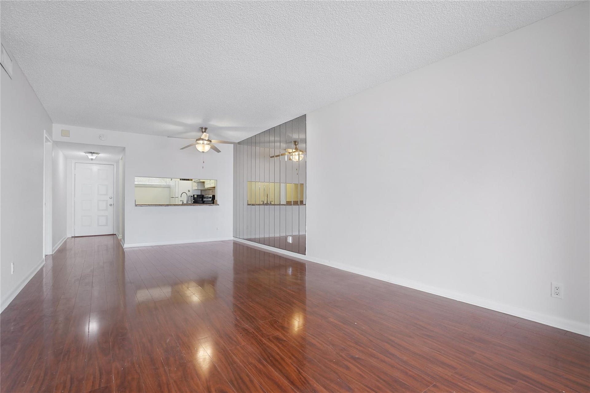 109 Lake Emerald Drive, #110, Oakland Park, Oakland Park, FL 33309