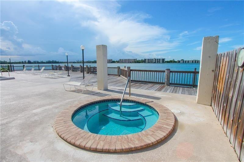 109 Lake Emerald Drive, #110, Oakland Park, Oakland Park, FL 33309