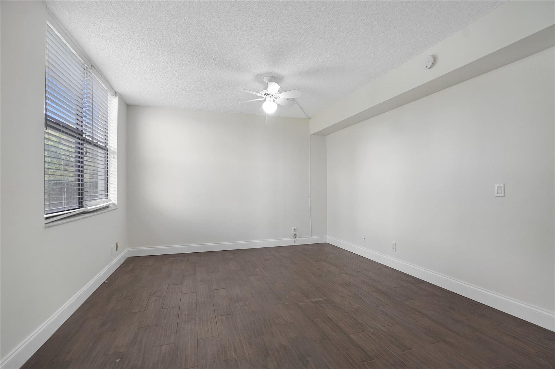 109 Lake Emerald Drive, #110, Oakland Park, Oakland Park, FL 33309