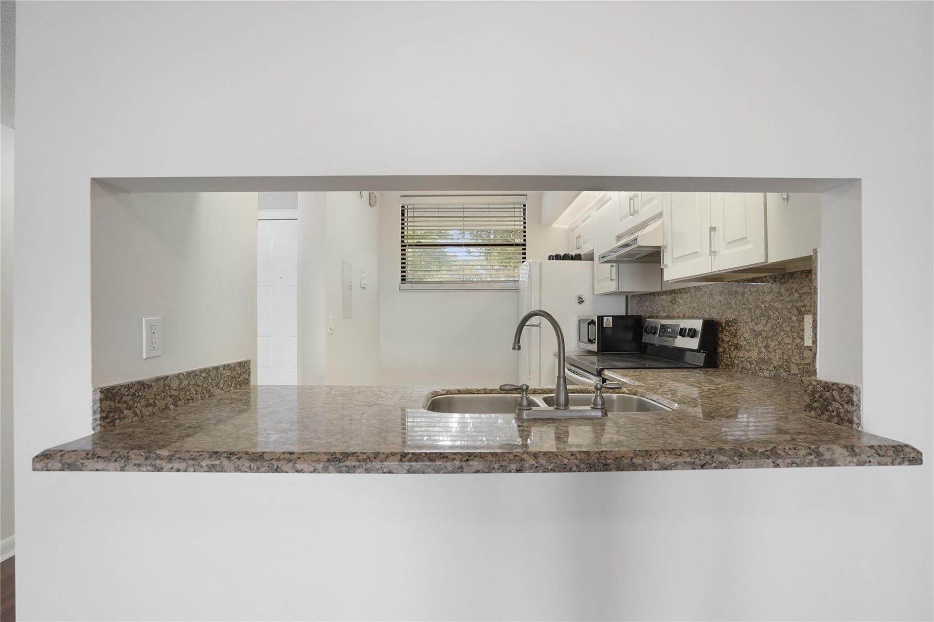 109 Lake Emerald Drive, #110, Oakland Park, Oakland Park, FL 33309