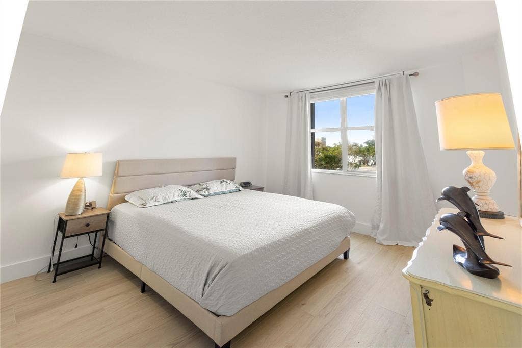 2000 S Ocean Boulevard, #2p, Lauderdale By The Sea, Lauderdale By The Sea, FL 33062 Master Bedroom