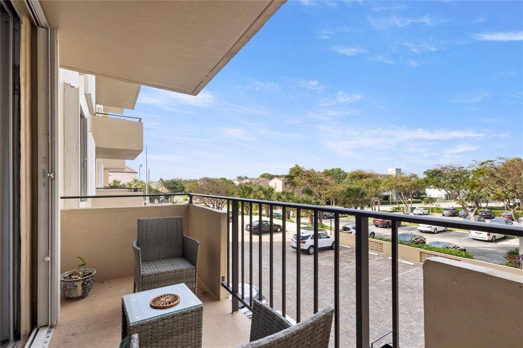 2000 S Ocean Boulevard, #2p, Lauderdale By The Sea, Lauderdale By The Sea, FL 33062 Balcony garden view