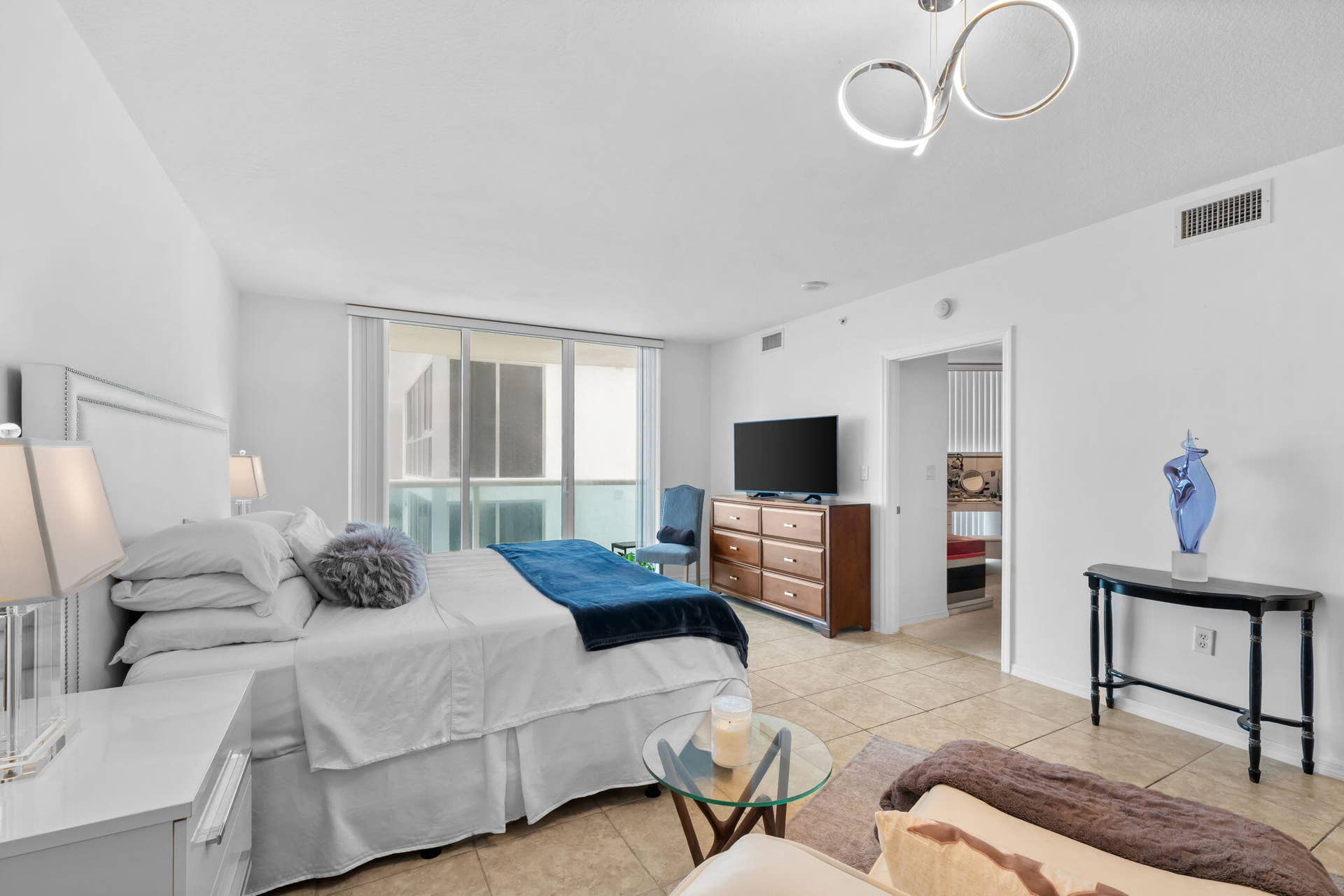 347 N New River Drive, #1506, Fort Lauderdale, FL 33301 2-web-or-mls-A7R09381 copy