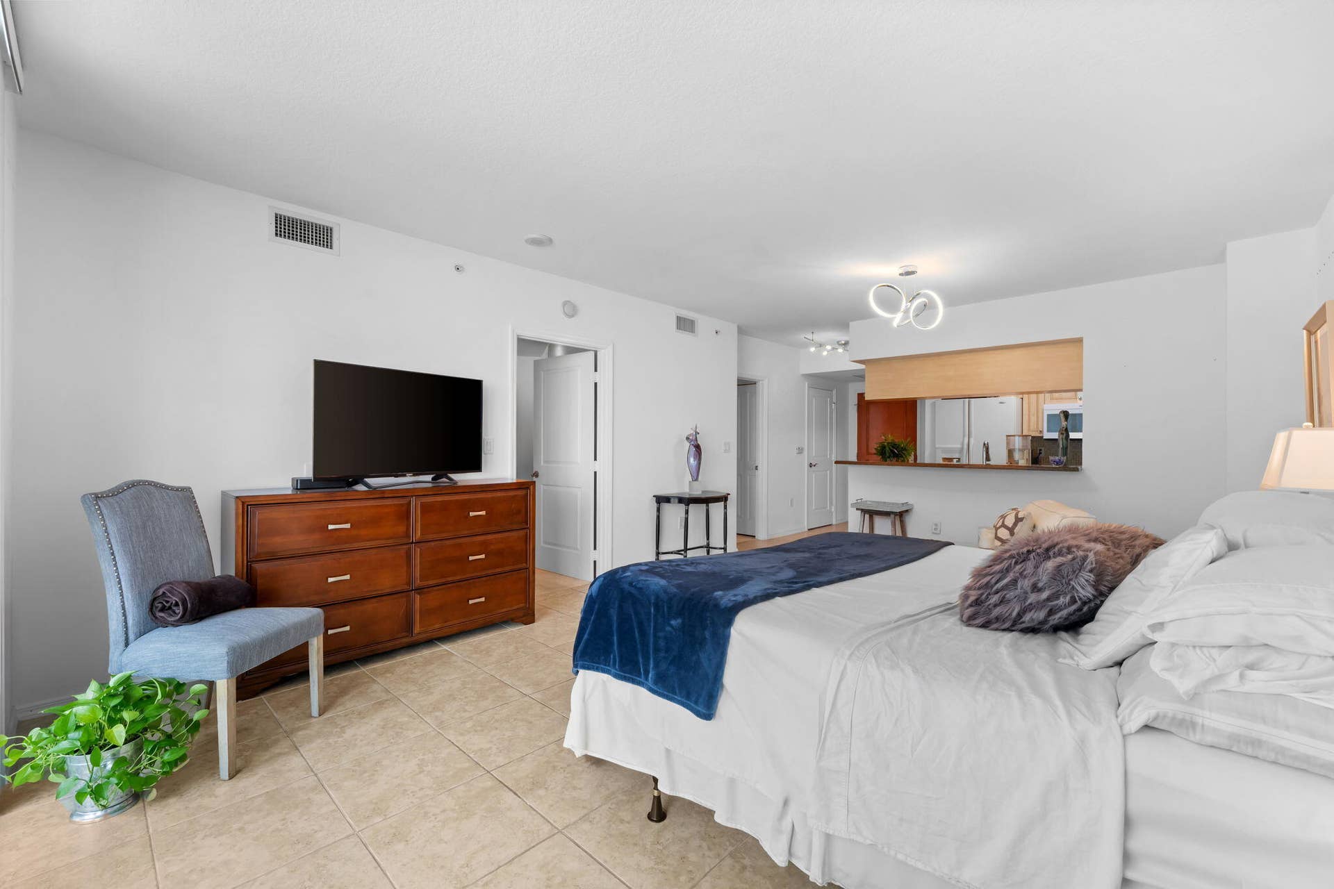 347 N New River Drive, #1506, Fort Lauderdale, FL 33301 4-web-or-mls-A7R09371 copy