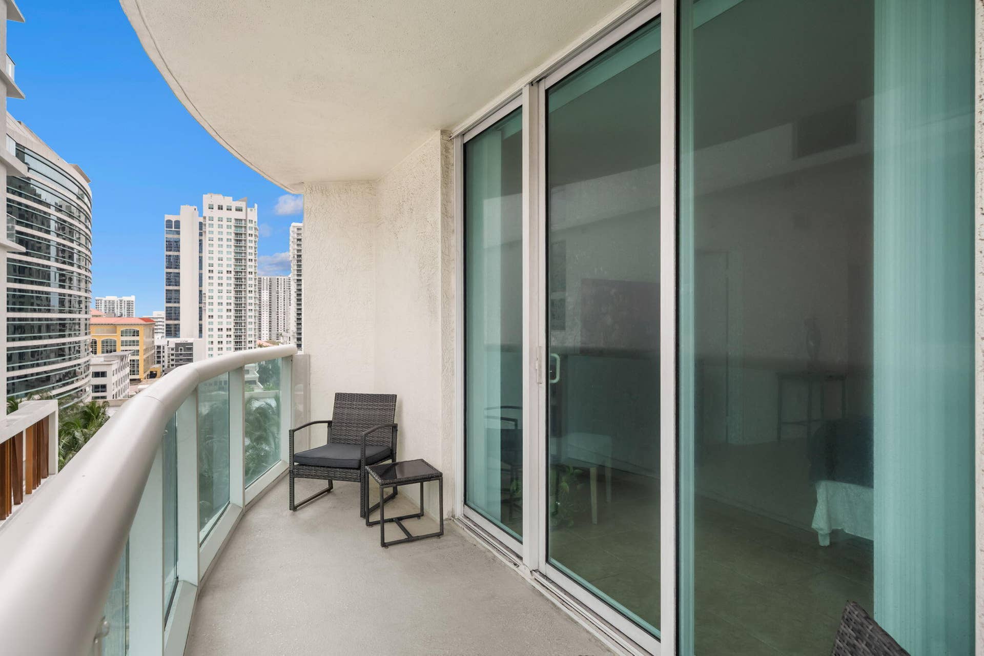 347 N New River Drive, #1506, Fort Lauderdale, FL 33301 13-web-or-mls-A7R09415 copy