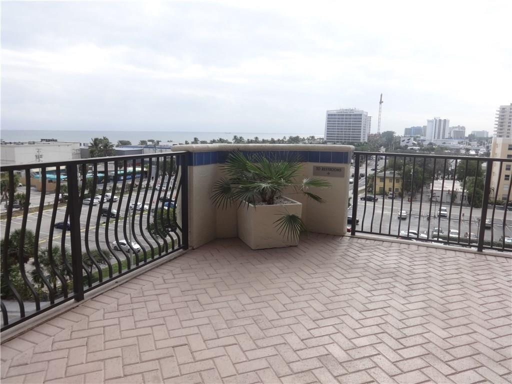 100 S Birch Road, #1106-b, Fort Lauderdale, Fort Lauderdale, FL 33316 Wraparound sundeck.