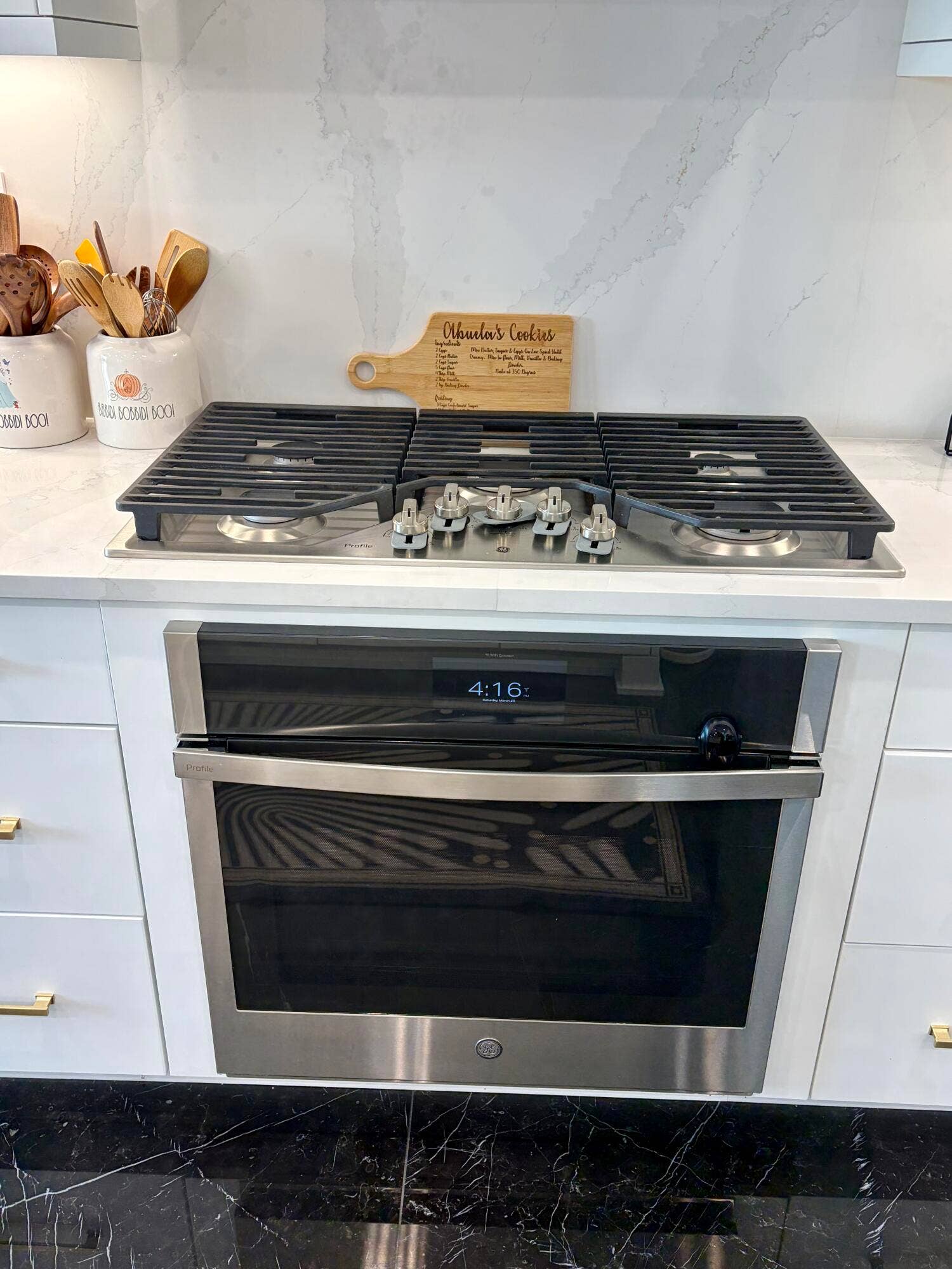 8573 Crystal Downs Avenue, Boca Raton, FL 33434 Gas Stove