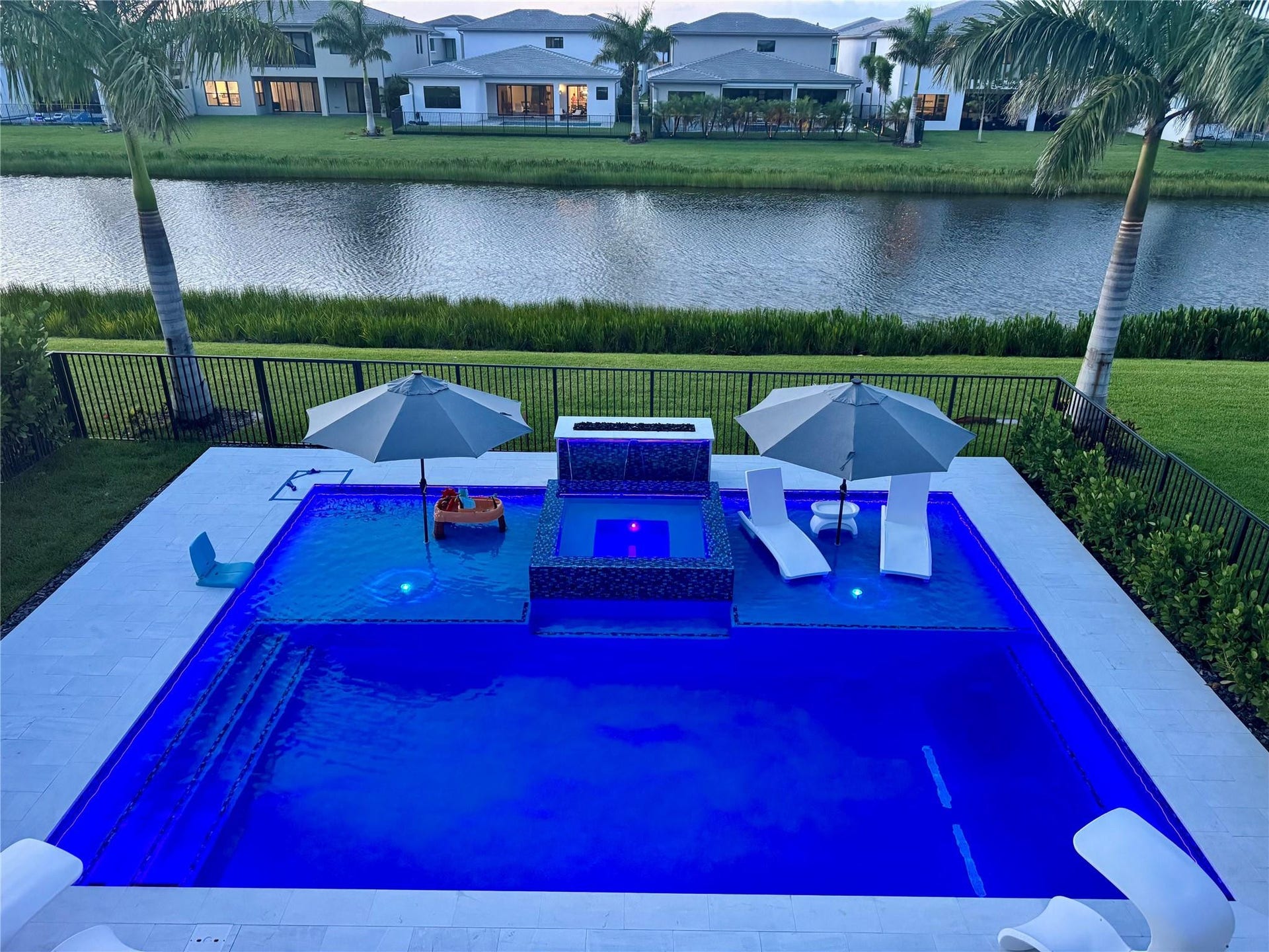 8573 Crystal Downs Avenue, Boca Raton, FL 33434 Salt water, Self Clearning Pool