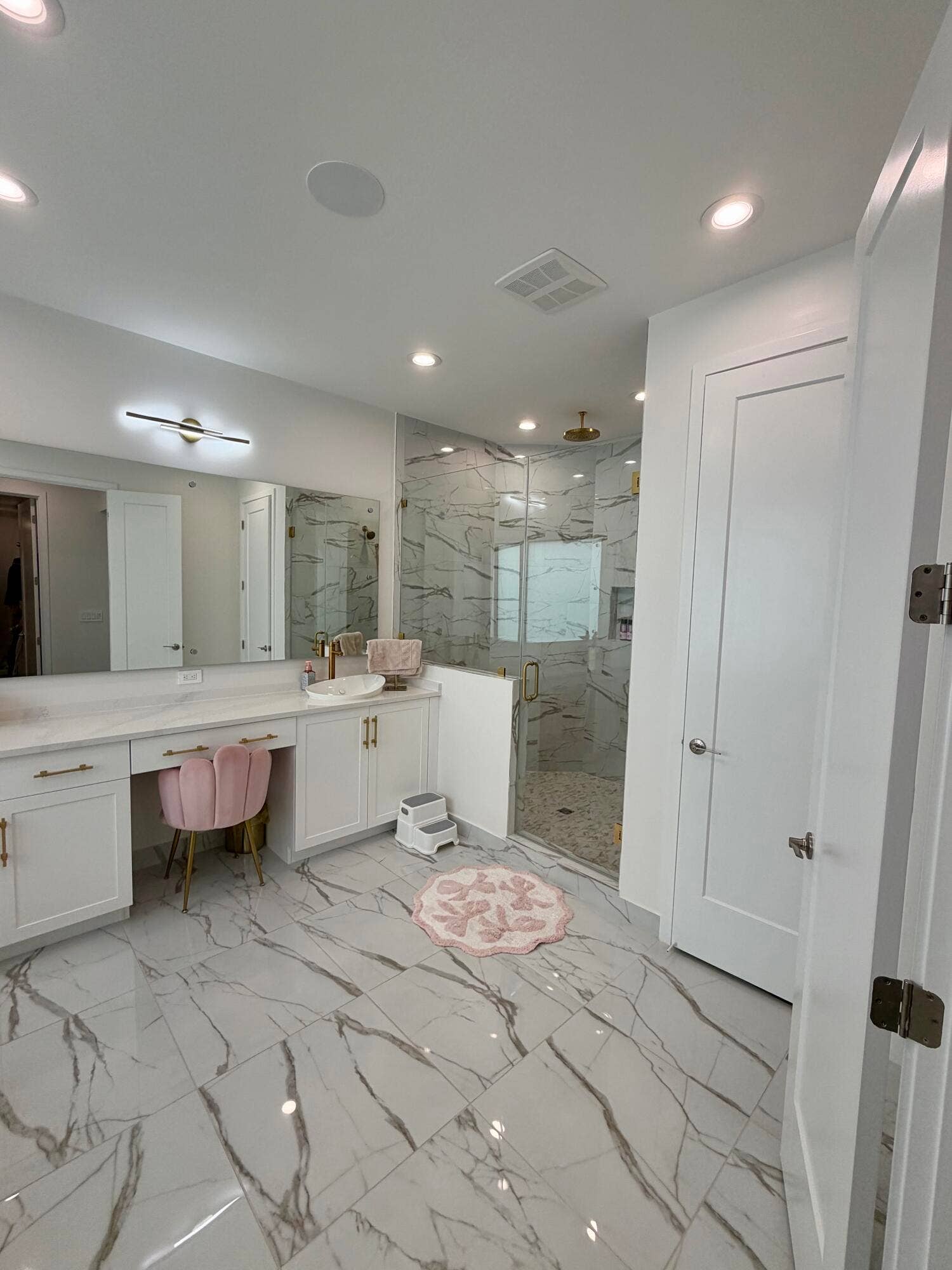 8573 Crystal Downs Avenue, Boca Raton, FL 33434 Her Primary Bathroom