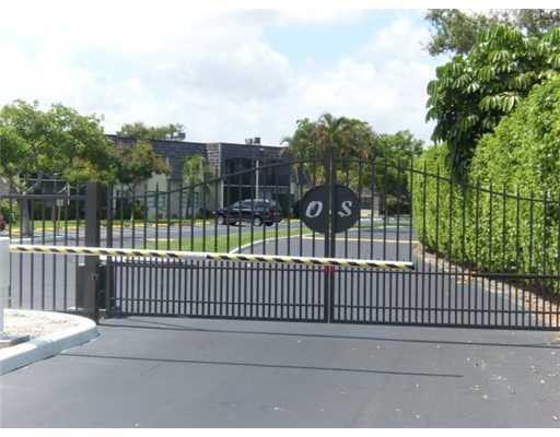 Property photo for Oakland Park, FL