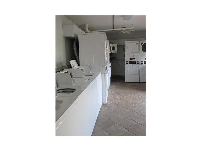 3250 NE 28th Street, #506, Fort Lauderdale, FL 33308 Laundry Room