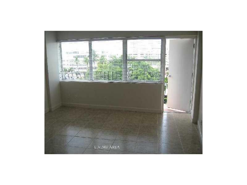 3250 NE 28th Street, #506, Fort Lauderdale, FL 33308 Living Room