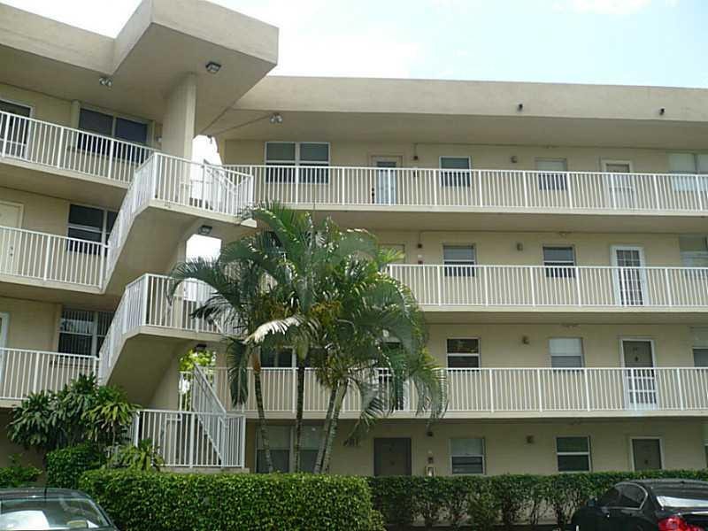 Property photo for 102 Royal Park Drive, #2F, Oakland Park, FL