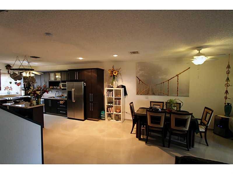 4933 SW 32nd Te, #4933, Dania Beach, FL 33312 Exterior Front