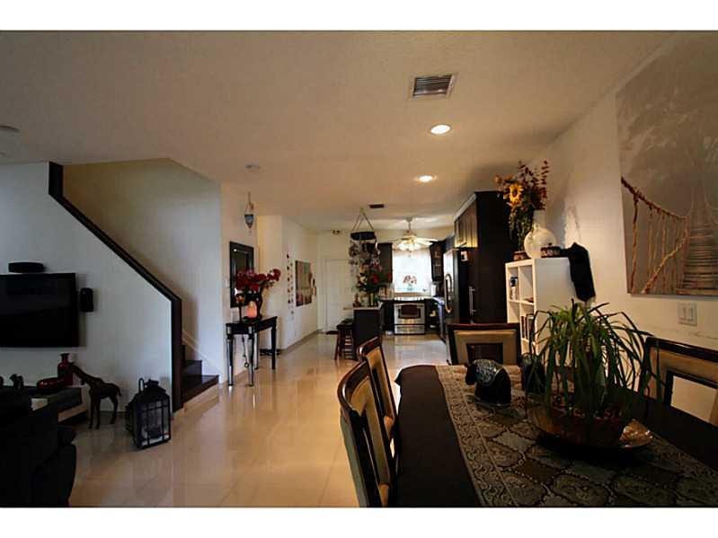 4933 SW 32nd Te, #4933, Dania Beach, FL 33312 Exterior Front