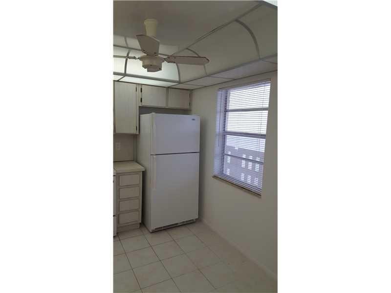 111 SE 3rd Avenue, #503, Dania Beach, FL 33004 Kitchen