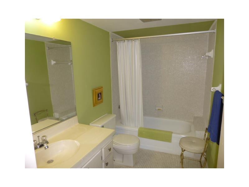 3101 Oakland Shores Drive, #H202, Oakland Park, FL 33309