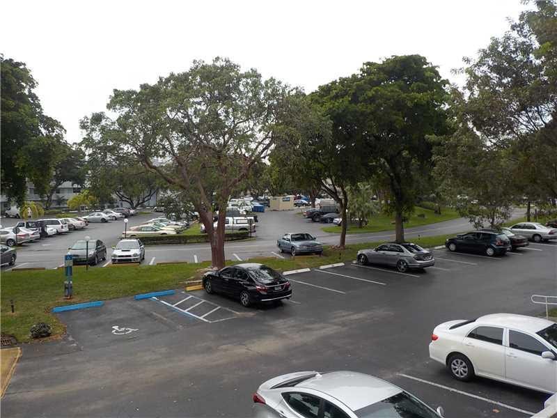 104 Royal Park Drive, #2H, Oakland Park, FL 33309 104 Royal Park Drive, #2H, Oakland Park, FL 33309